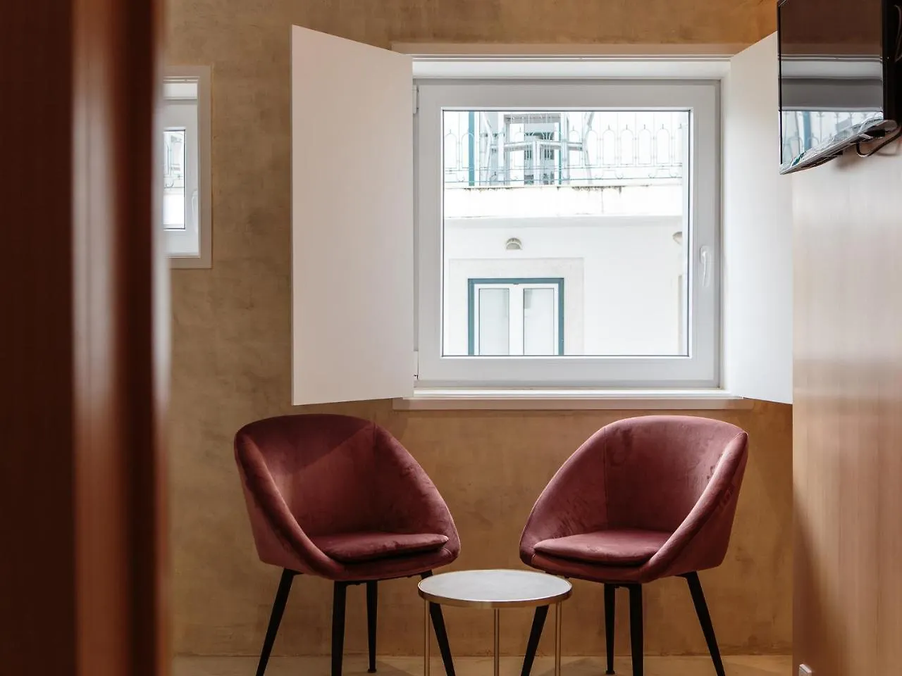 Dear Lisbon - Living House Bed & Breakfast